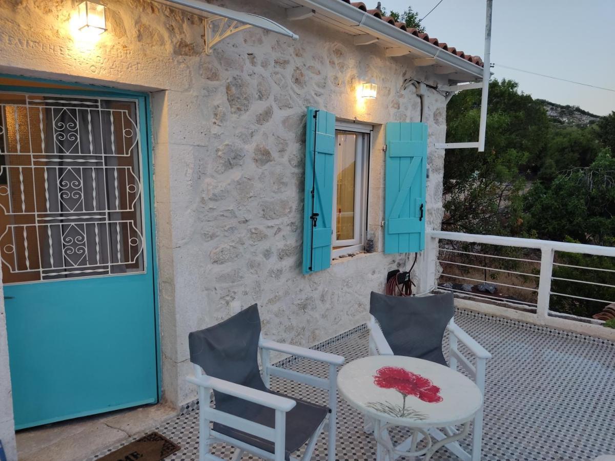 Stathis Guesthouse Fternon المظهر الخارجي الصورة